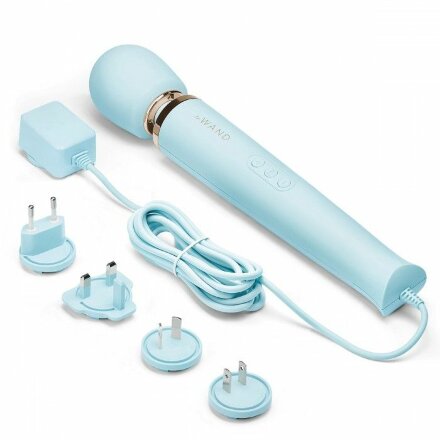 Голубой проводной вибромассажер Le Wand Sky Blue с 10 скоростями 