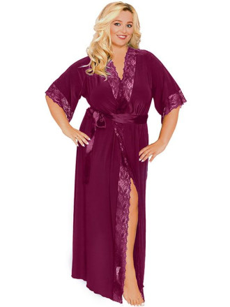 Длинный пеньюар plus size с изящным кружевом и атласным поясом 