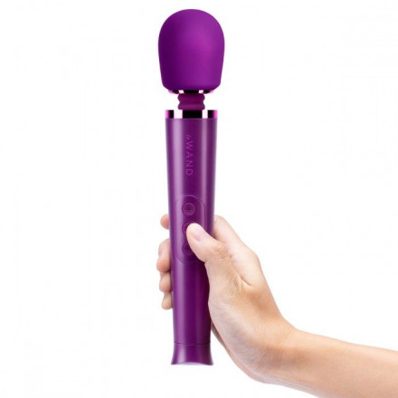 Фиолетовый жезловый мини-вибратор Le Wand Petite c 6 режимами вибрации 