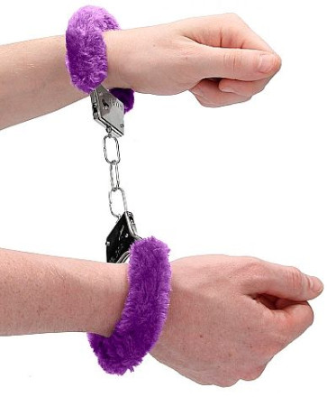 Пушистые фиолетовые наручники OUCH! Purple  