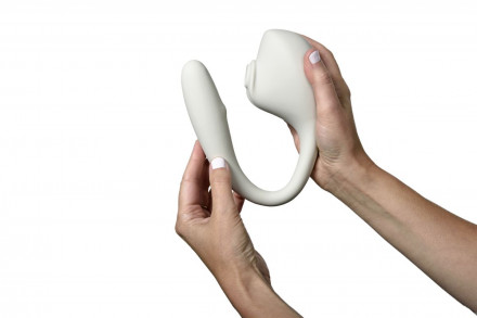 Серый вакуумный стимулятор с отростком Ose 2 Premium Robotic Massager 