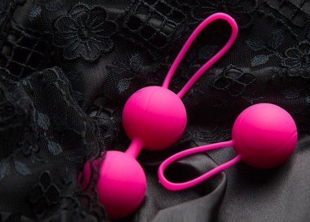 Ярко-розовый набор для тренировки вагинальных мышц Kegel Balls 
