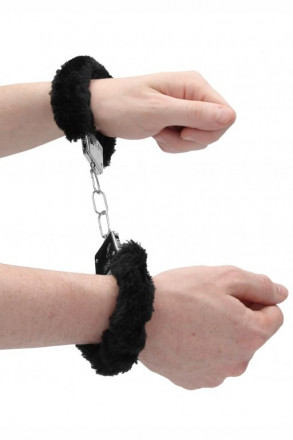 Пушистые чёрные наручники OUCH! Black 