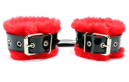 Красные наручники с мехом BDSM Light 