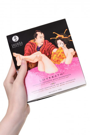 Соль для ванны Lovebath Dragon Fruit, превращающая воду в гель - 650 гр. 