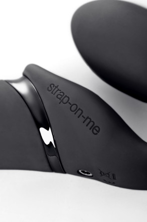 Черный безремневой вибрострапон Silicone Bendable Strap-On M 